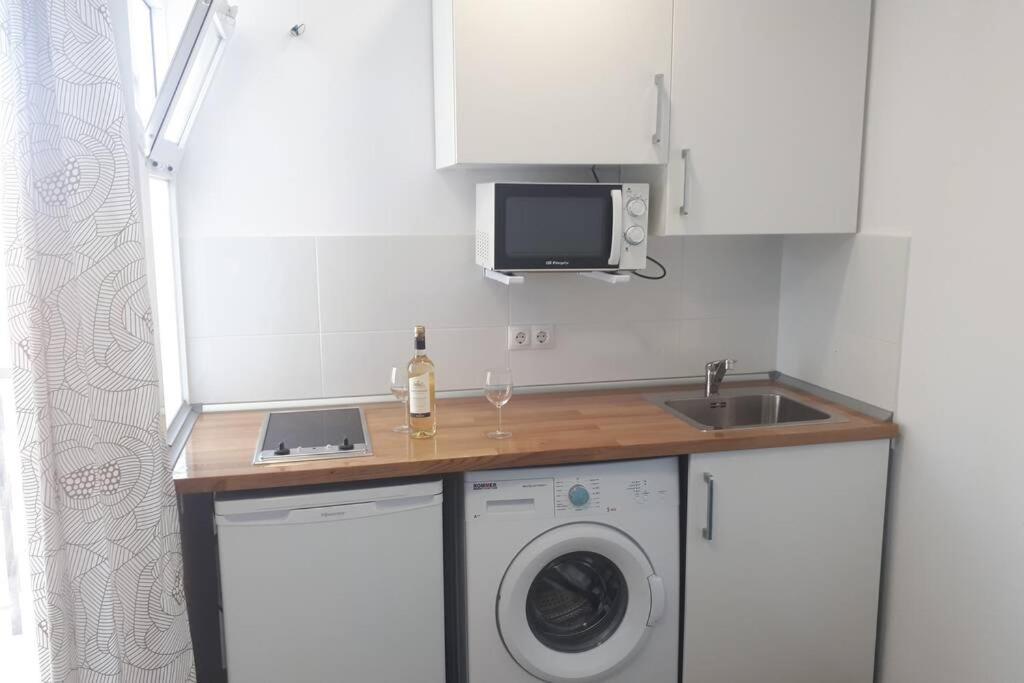 Modern Studio Near Beach. Sea, Pool And Wi-Fi Benalmadena Exterior photo